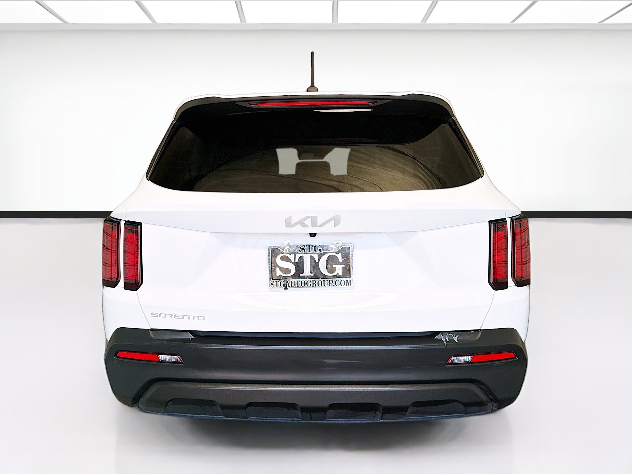 Used 2023 Kia Sorento LX FWD image 5