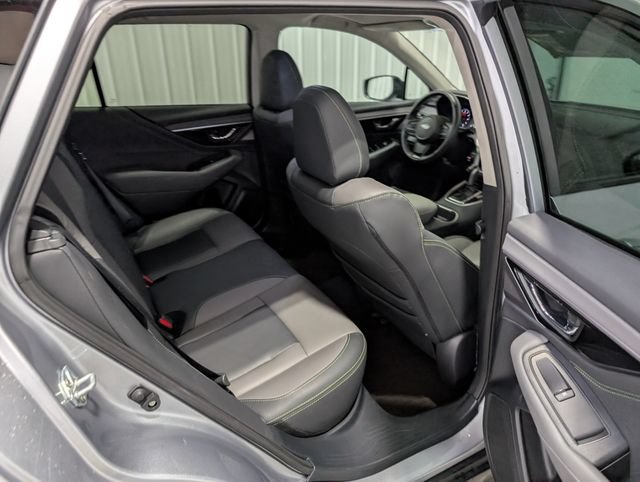 Used 2025 Subaru Outback Onyx Edition AWD/4WD image 26