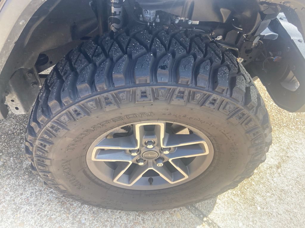 Used 2025 Jeep Gladiator Mojave AWD/4WD image 30