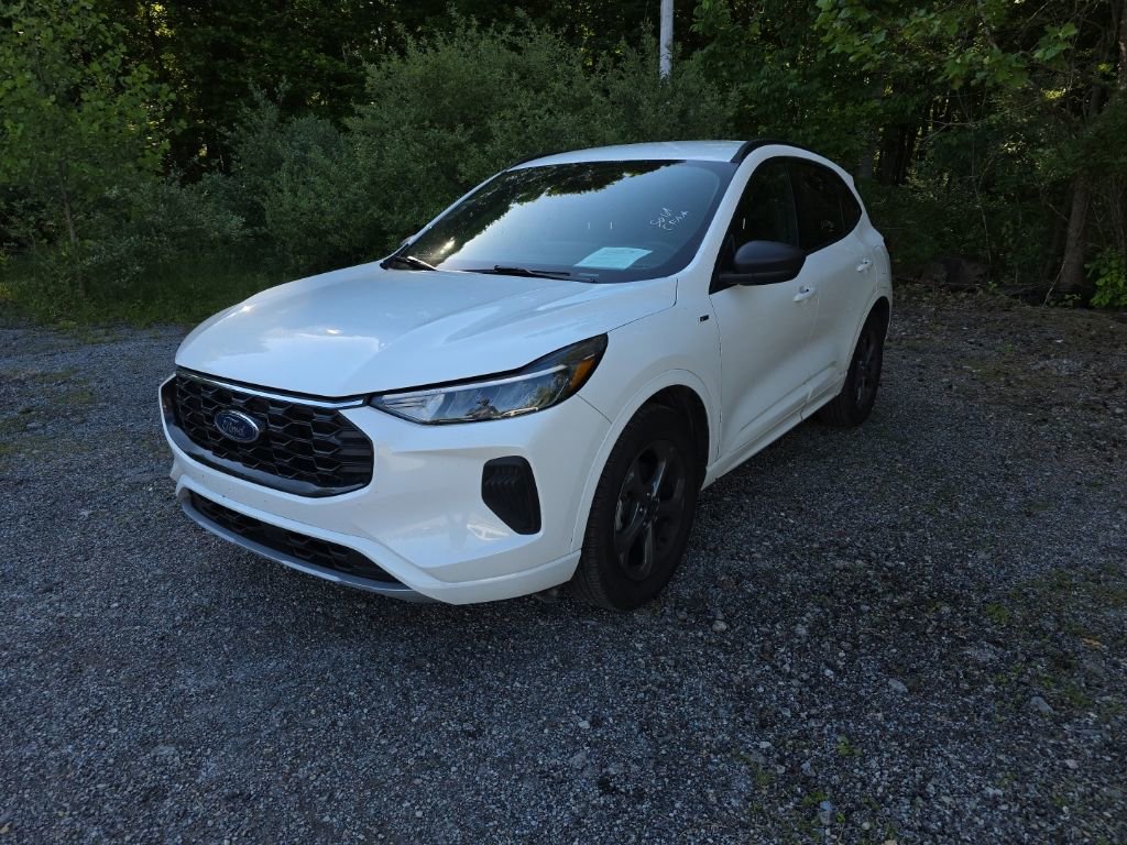 Used 2024 Ford Escape ST-Line w/ Tech Pack #1 AWD/4WD image 8