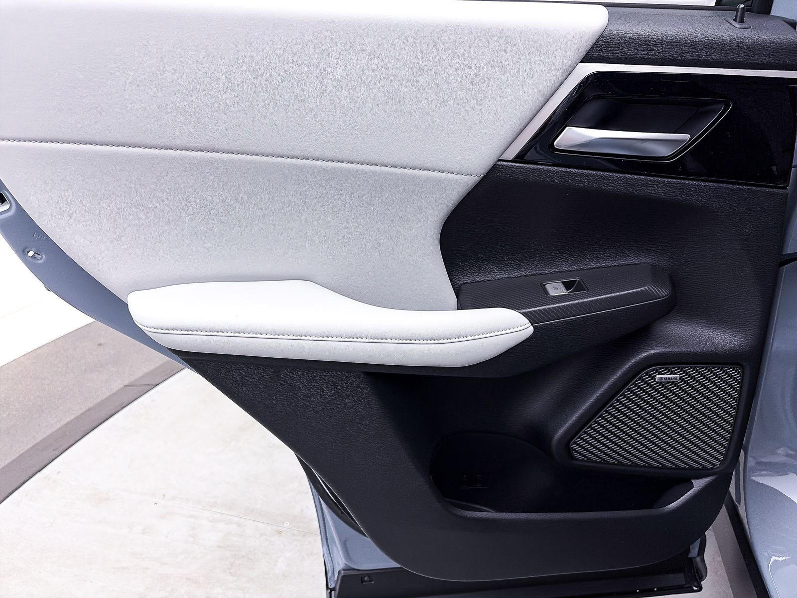 New 2026 Mitsubishi Outlander SE FWD image 23