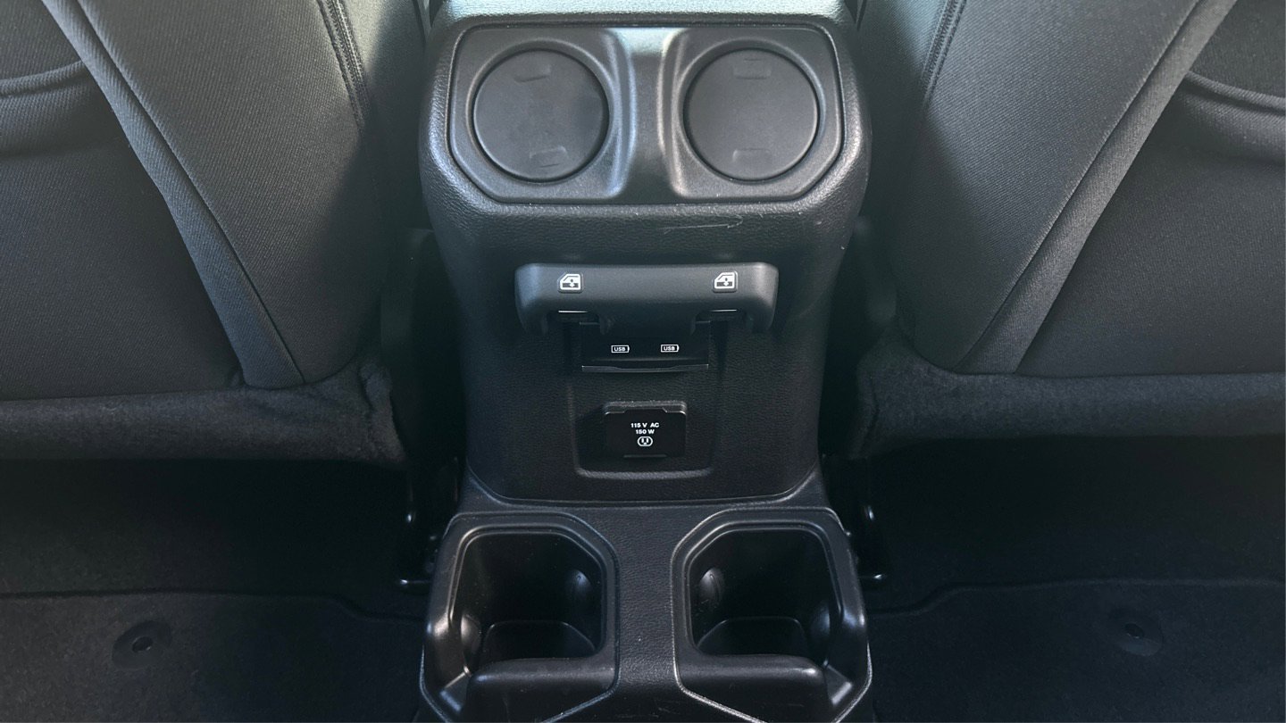 Used 2022 Jeep Wrangler Unlimited Sahara image 37