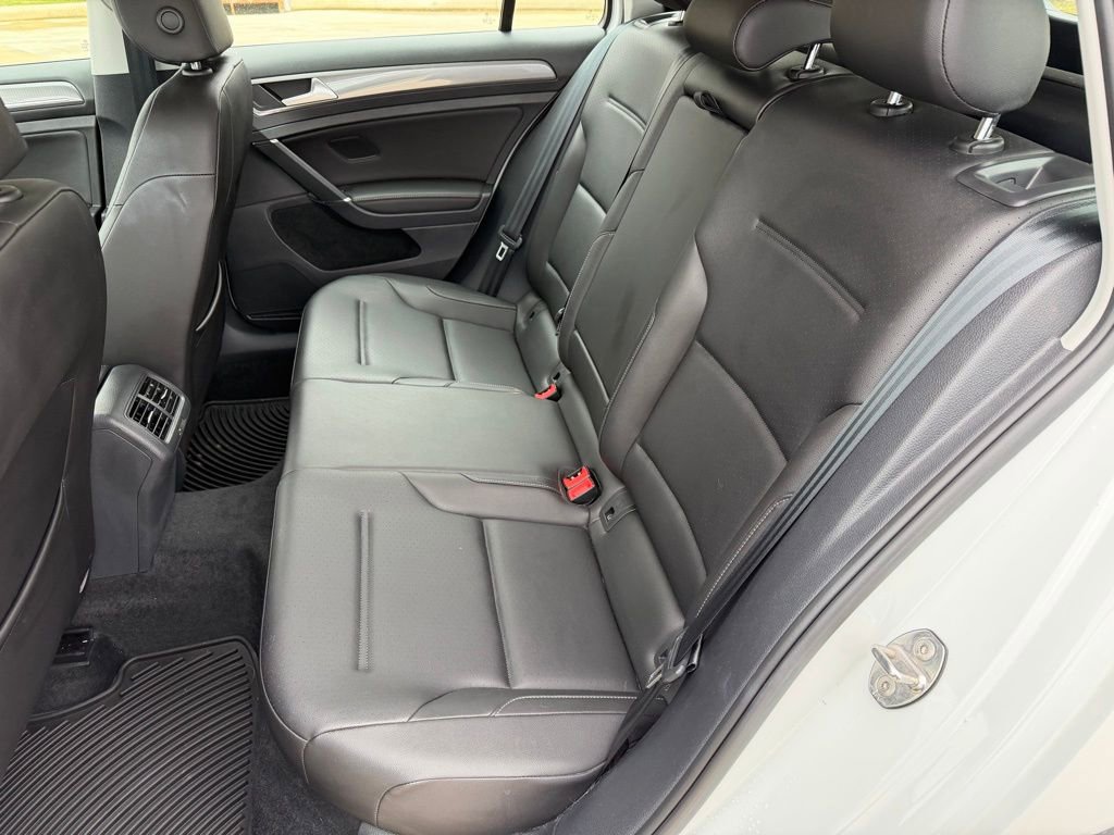 Used 2019 Volkswagen Golf Alltrack S image 15