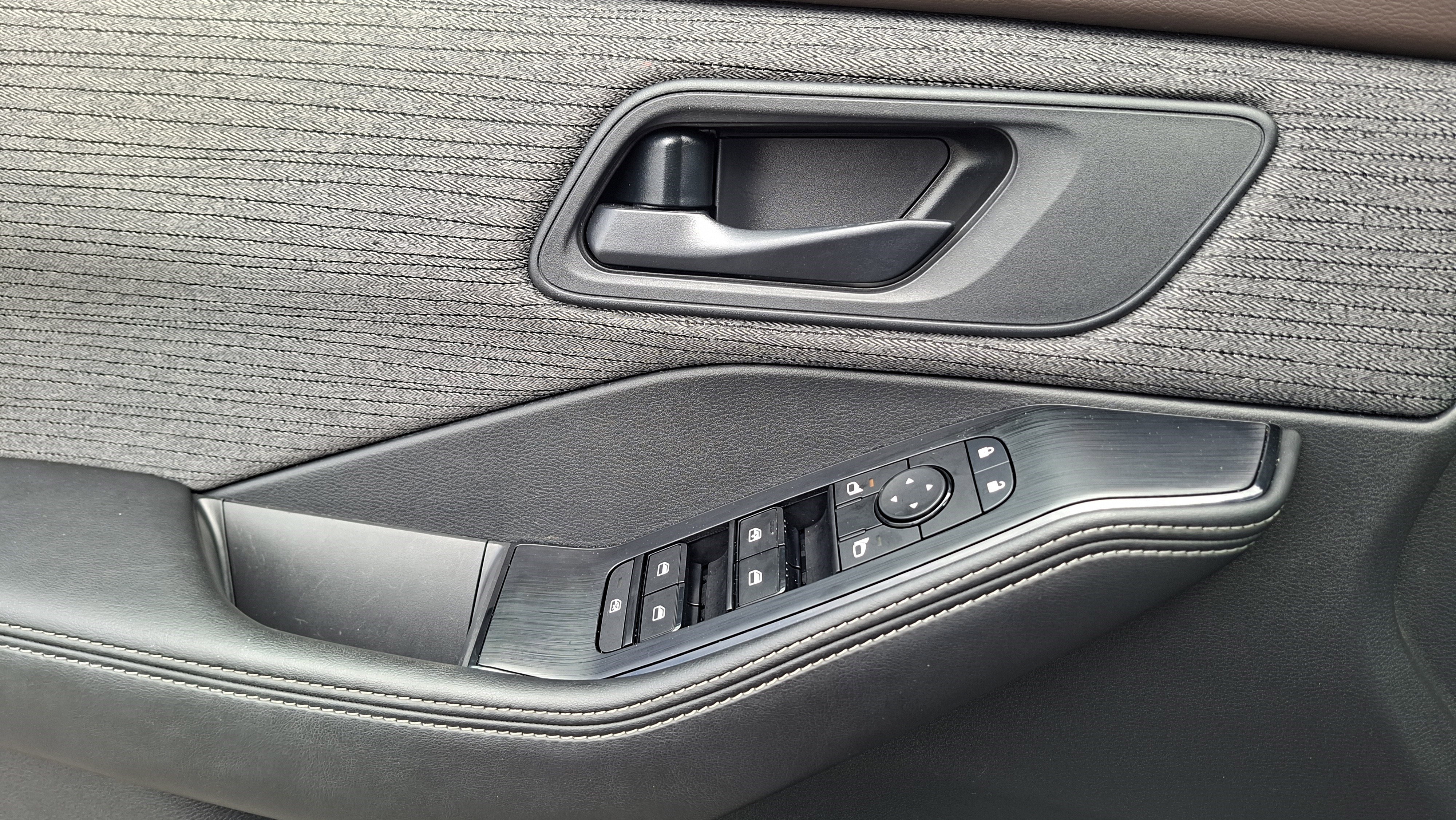 Used 2021 Nissan Rogue S image 16