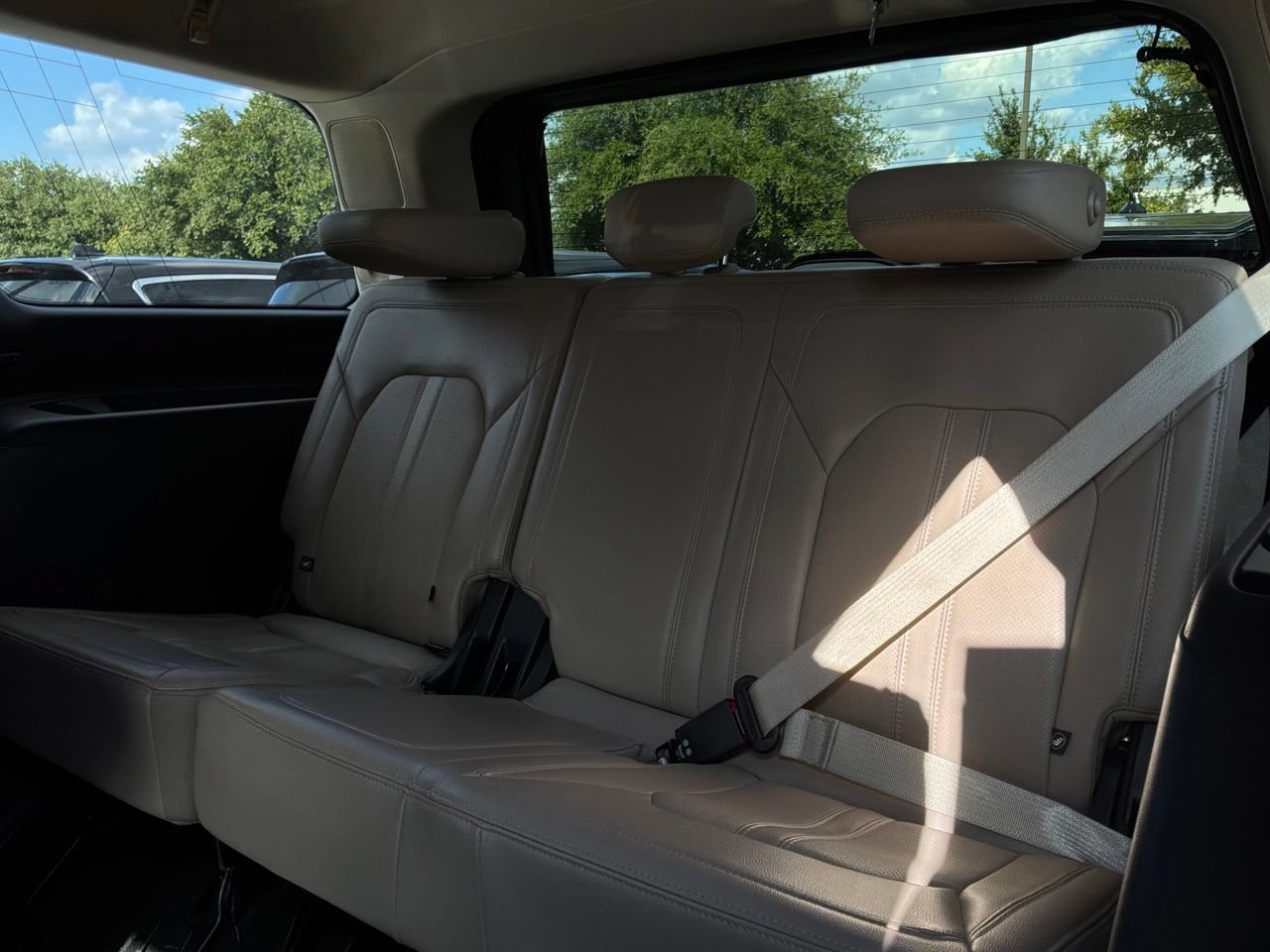 Used 2024 Ford Expedition Limited RWD image 13