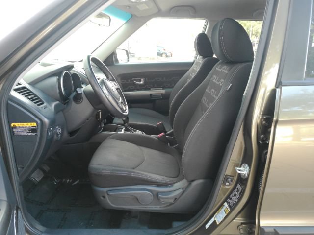 Used 2012 Kia Soul + w/ Audio Pkg FWD image 12