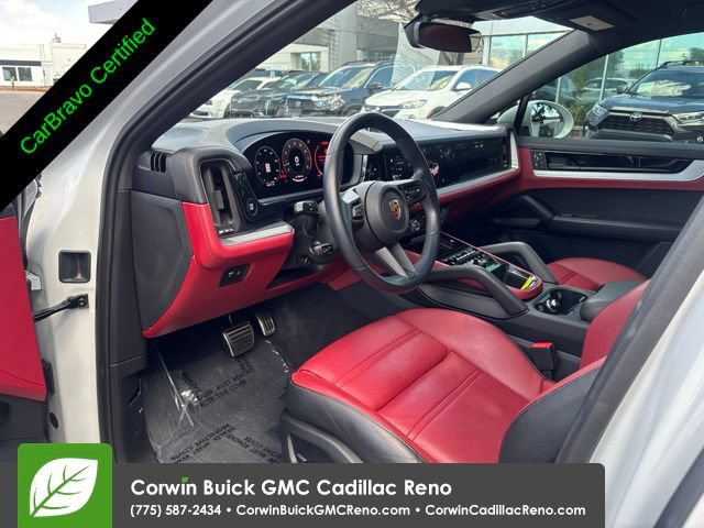 Used 2024 Porsche Cayenne S AWD/4WD image 11