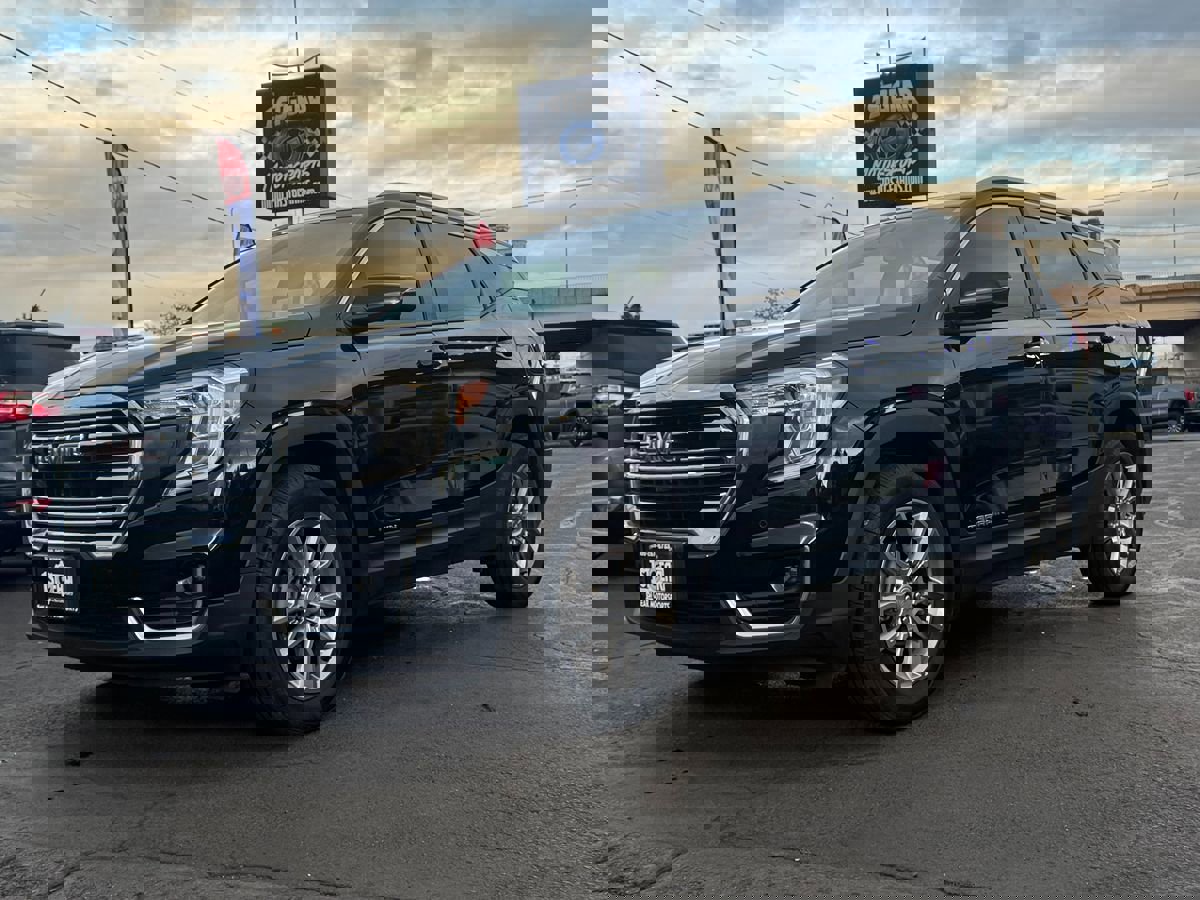 Used 2022 GMC Terrain SLT w/ Infotainment Package II image 6