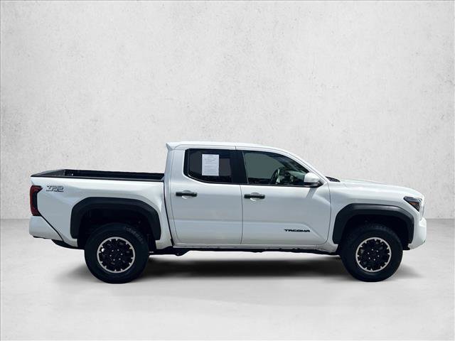 Certified 2025 Toyota Tacoma TRD Off-Road AWD/4WD image 4