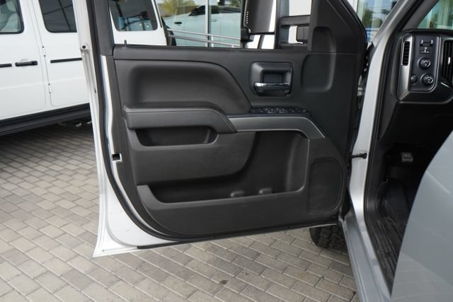 Used 2018 Chevrolet Silverado 1500 LT w/ Max Trailering Package AWD/4WD image 15