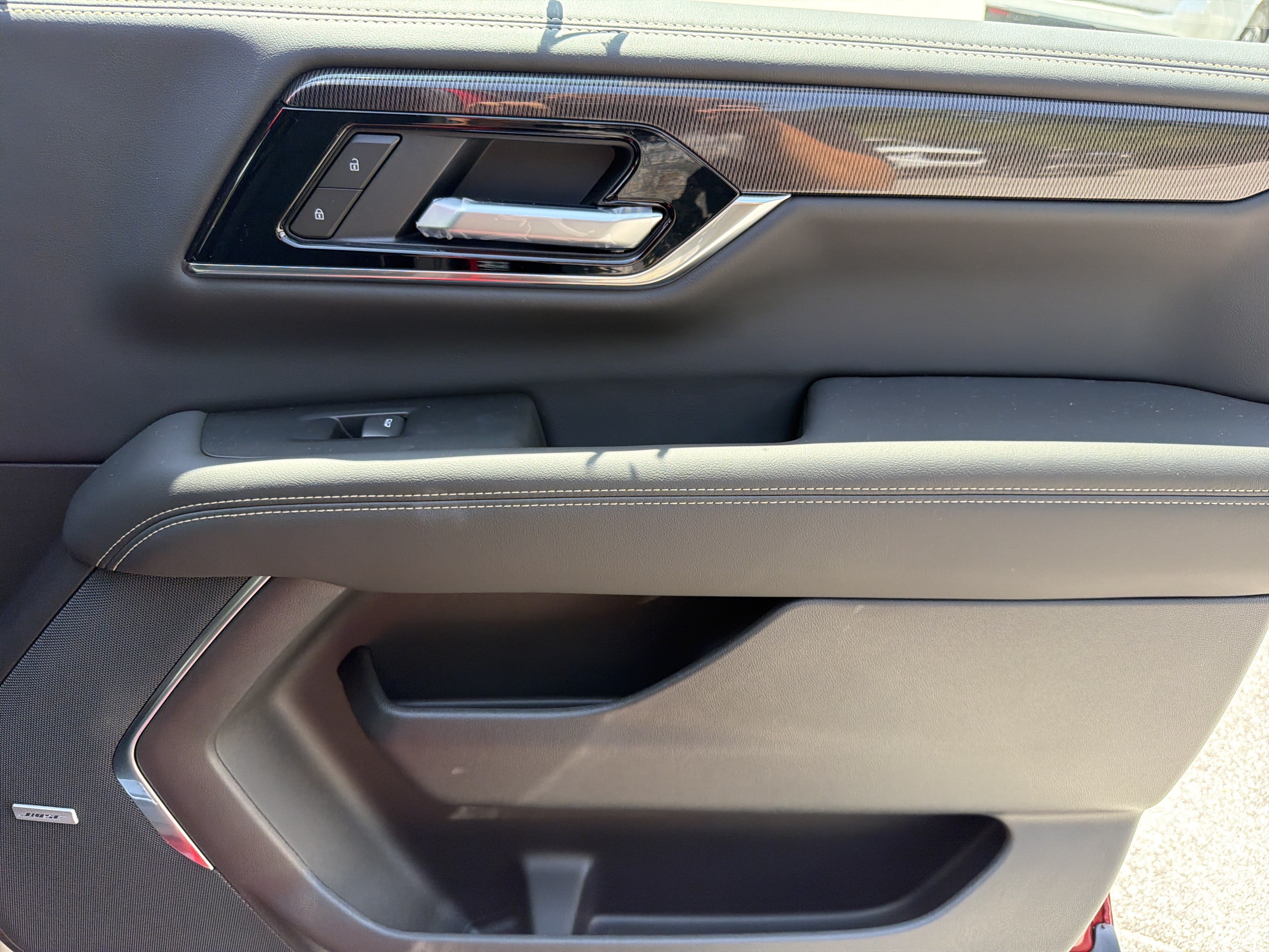 New 2026 GMC Yukon Elevation w/ Elevation Premium Package AWD/4WD image 15