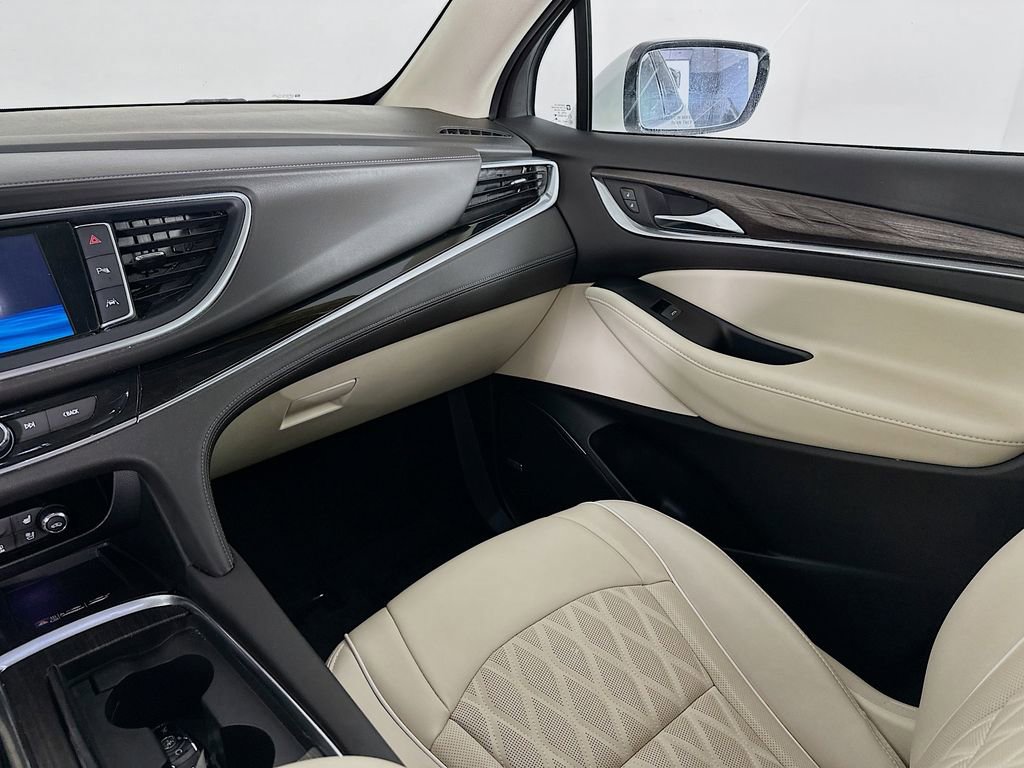 Used 2023 Buick Enclave Avenir w/ Avenir Technology Package AWD/4WD image 34