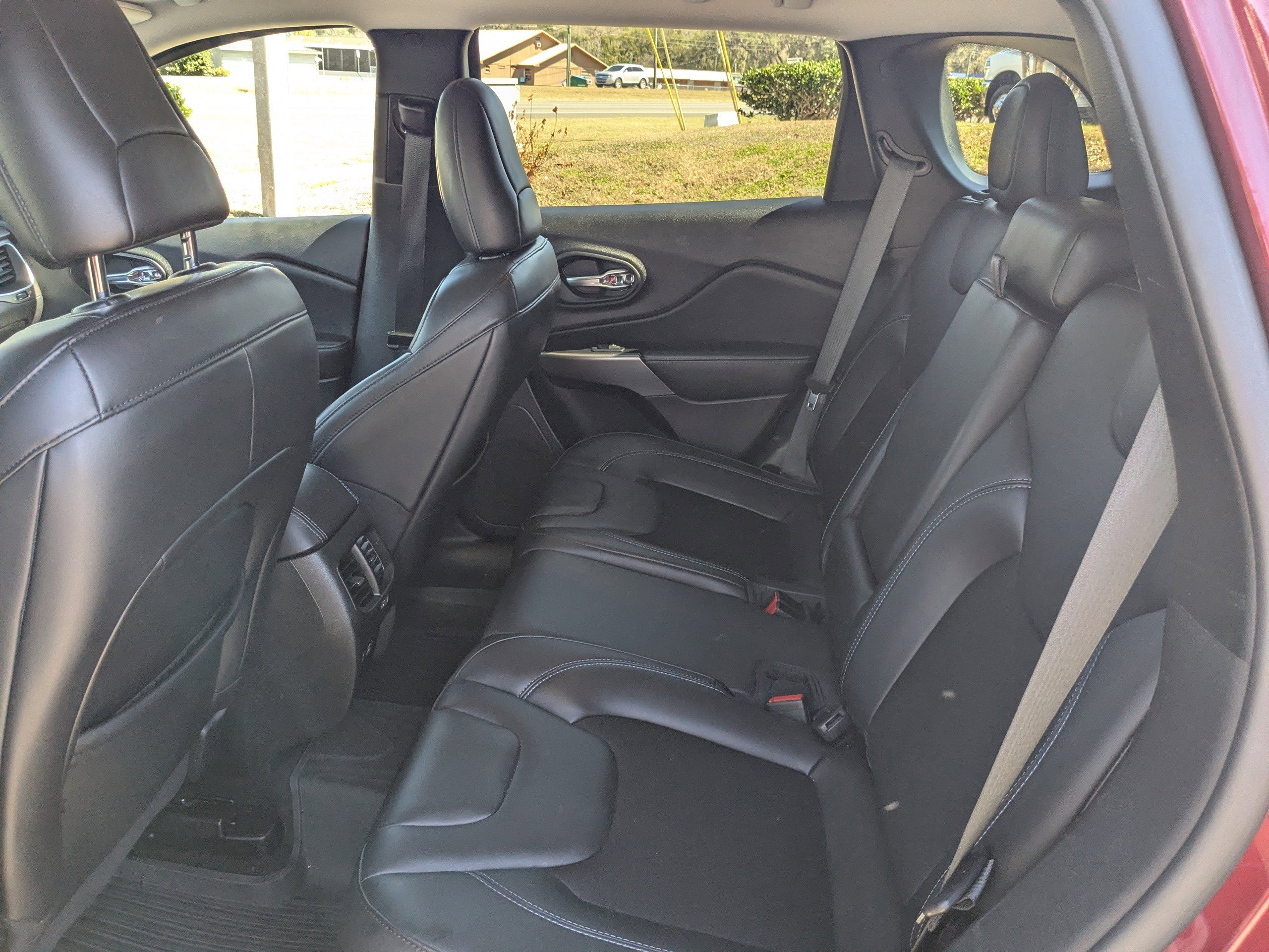 Used 2021 Jeep Cherokee Latitude Plus image 13