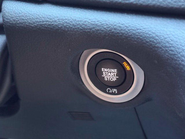 Used 2026 Chrysler Pacifica Pinnacle FWD image 18