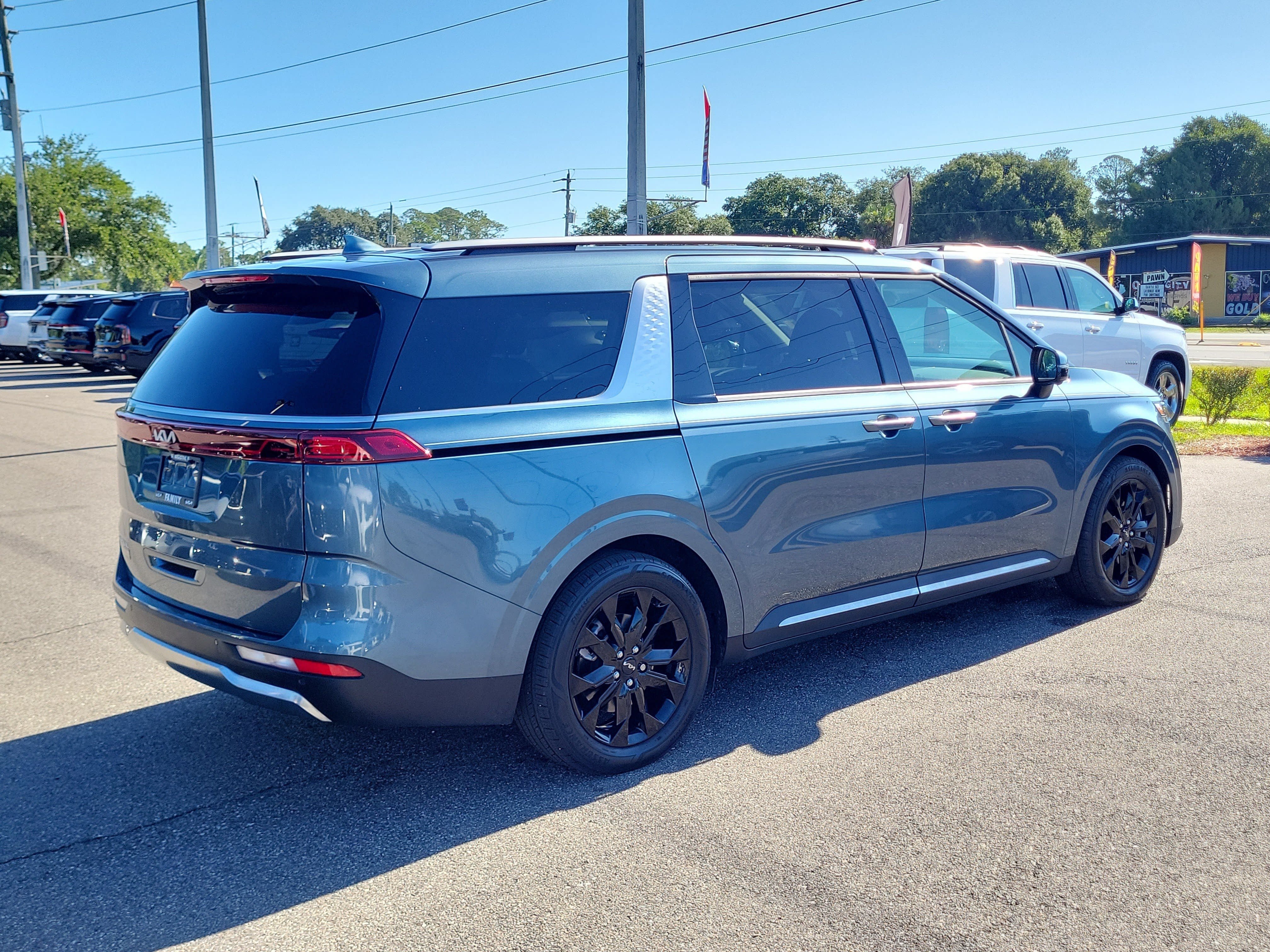 Certified 2024 Kia Carnival SX Prestige FWD image 6