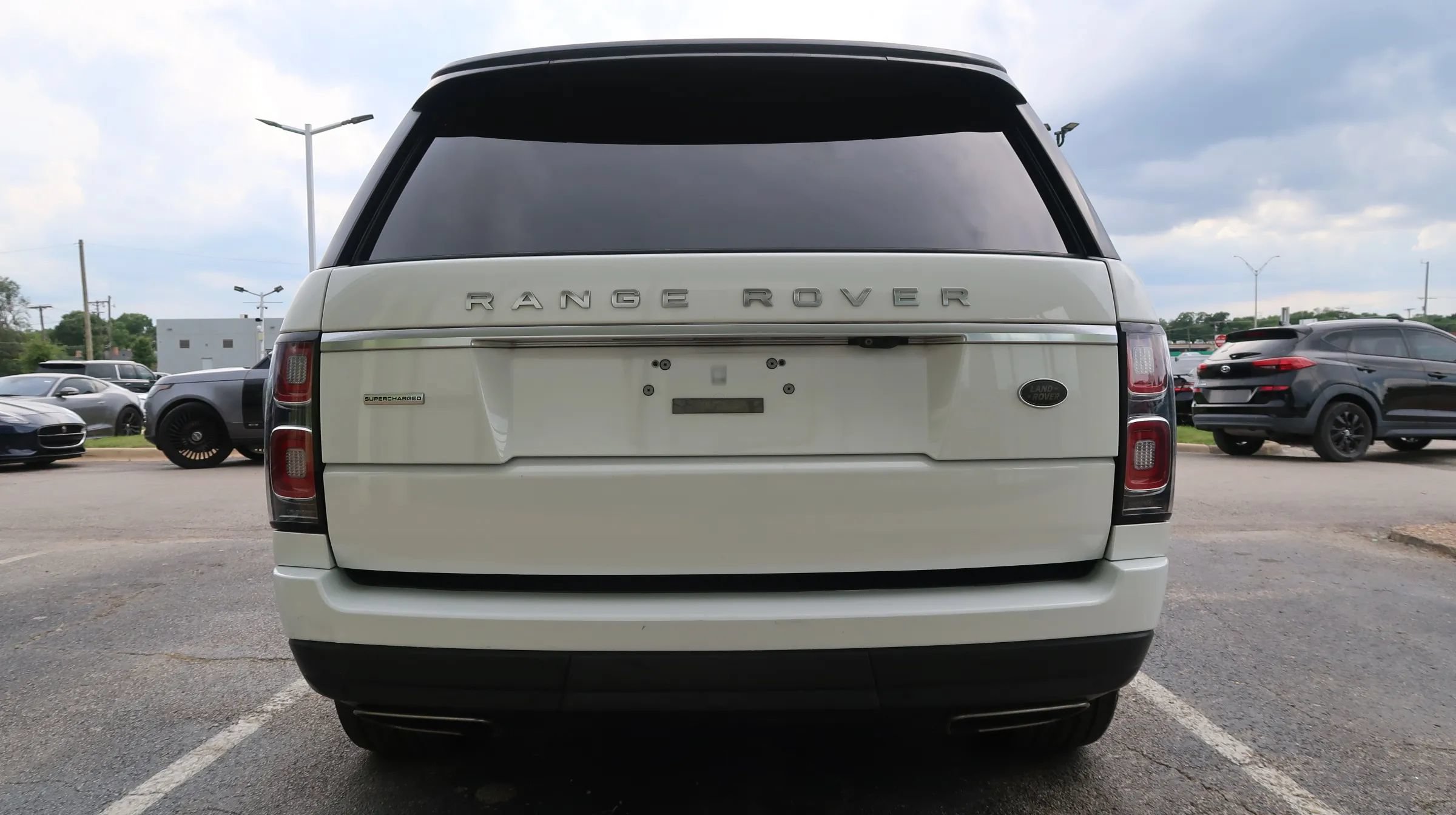 Used 2018 Land Rover Range Rover Long Wheelbase Supercharged AWD/4WD image 9