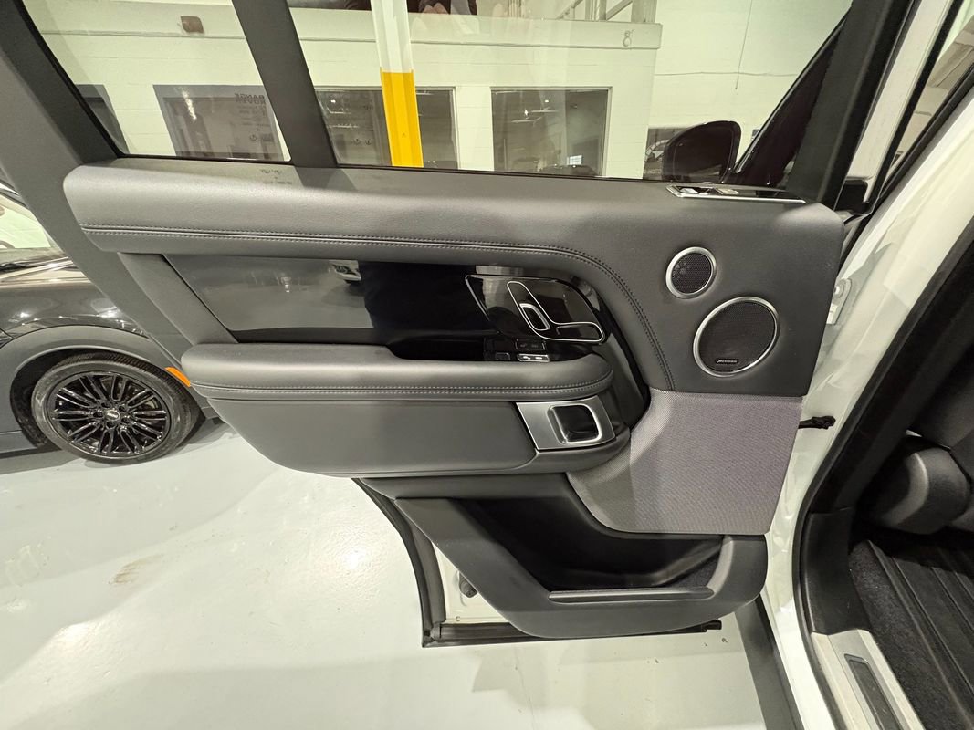 Used 2019 Land Rover Range Rover HSE image 37