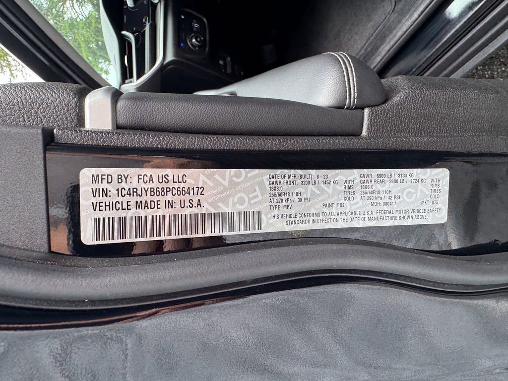 Used 2023 Jeep Grand Cherokee 4WD 4xe image 38