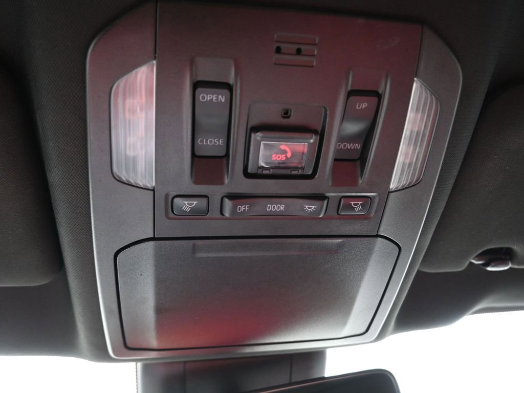 Used 2021 Toyota Highlander XSE image 11