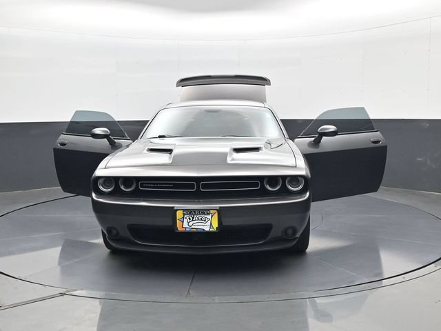 Used 2015 Dodge Challenger SXT Plus w/ Technology Group RWD image 31