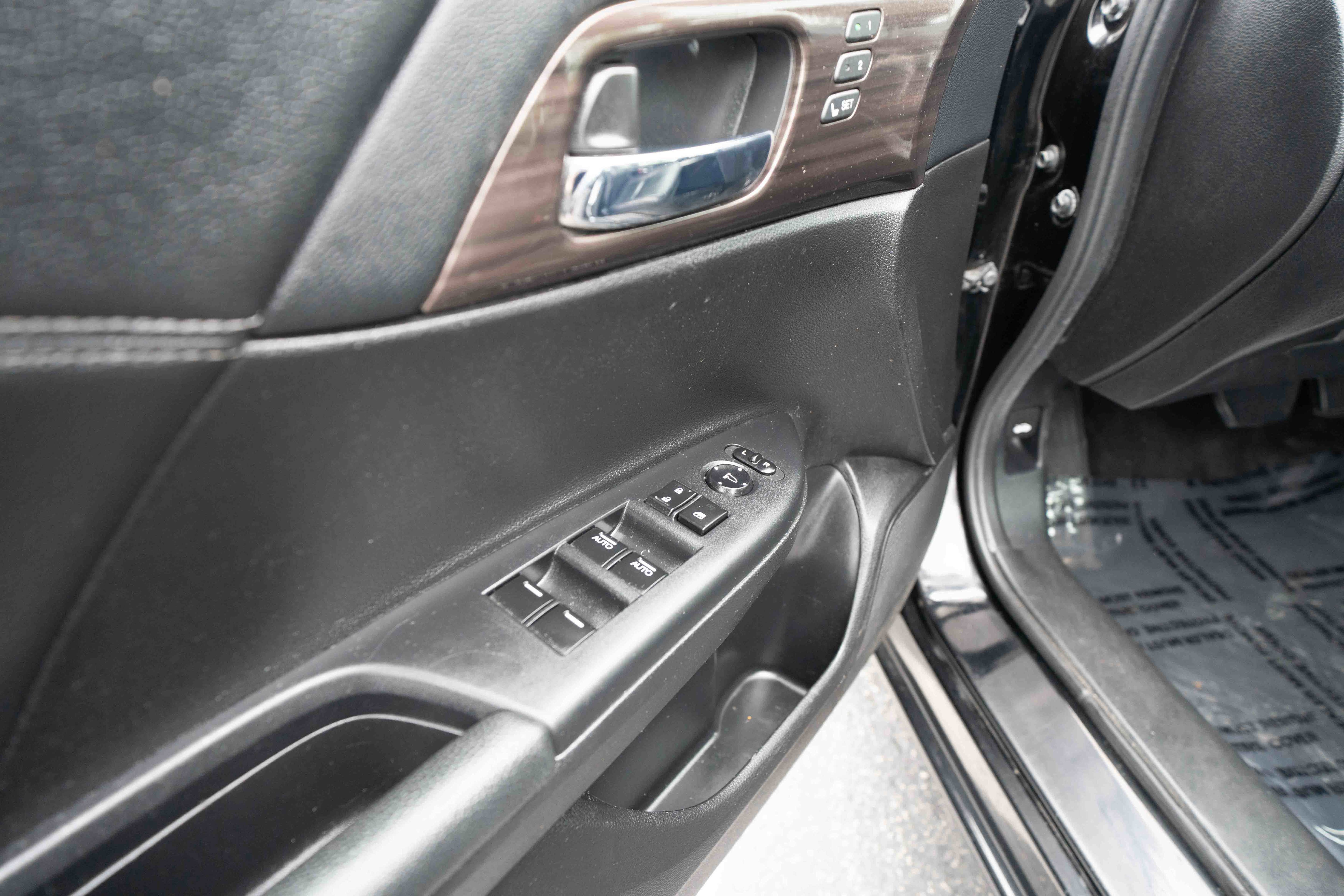 Used 2016 Honda Accord EX-L image 7