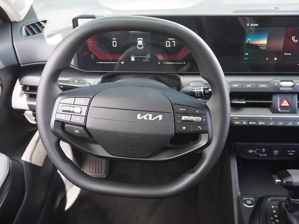 Certified 2025 Kia K4 FWD image 35