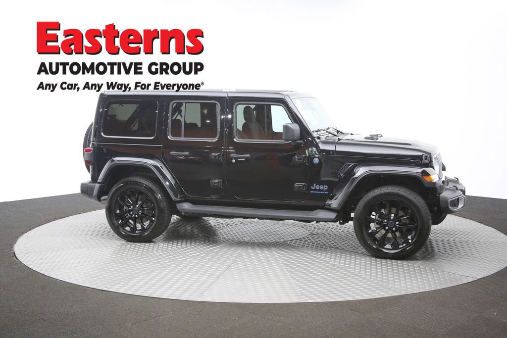 Used 2025 Jeep Wrangler Unlimited Sahara AWD/4WD image 42