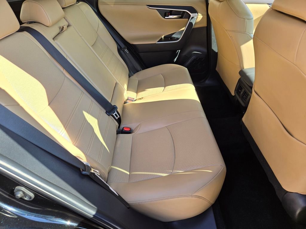 Used 2023 Toyota RAV4 Limited image 18