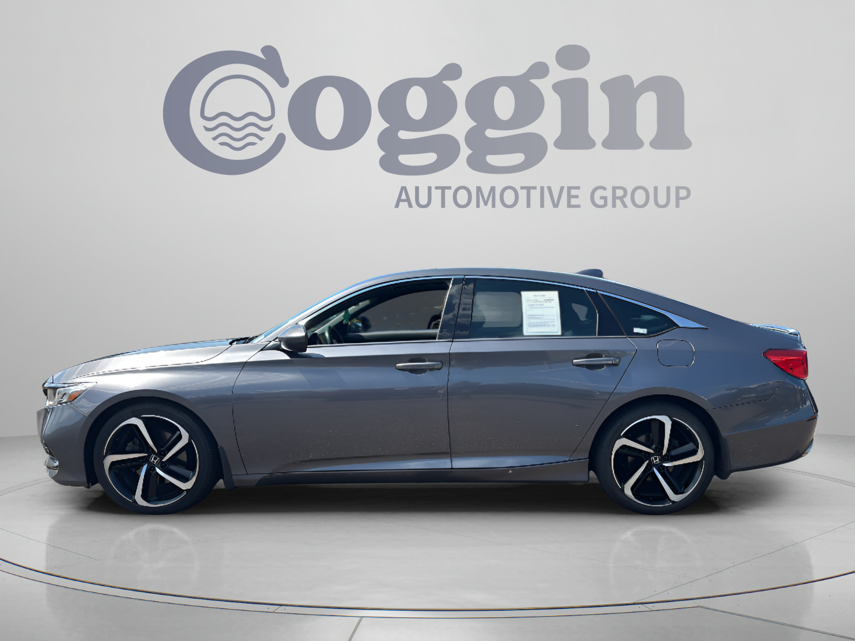 Used 2018 Honda Accord Sport image 2