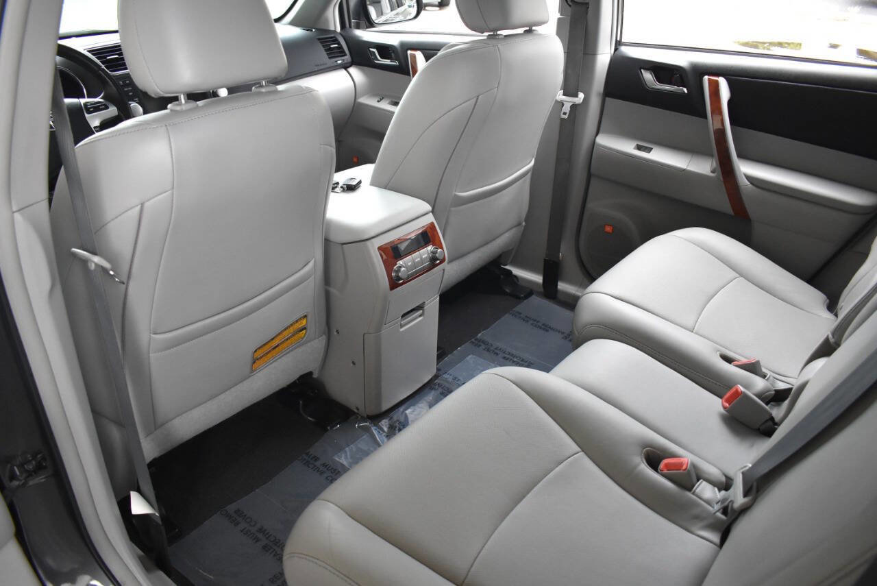 Used 2012 Toyota Highlander Limited image 42