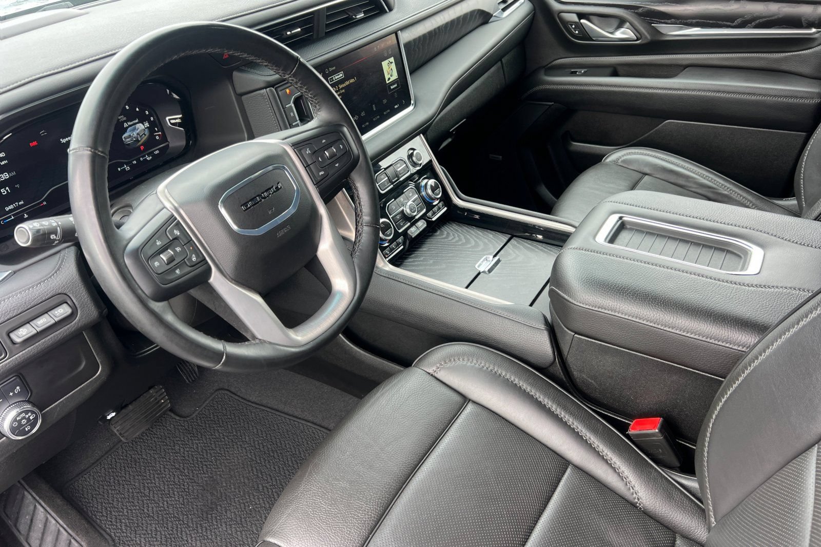 Used 2024 GMC Yukon Denali AWD/4WD image 11