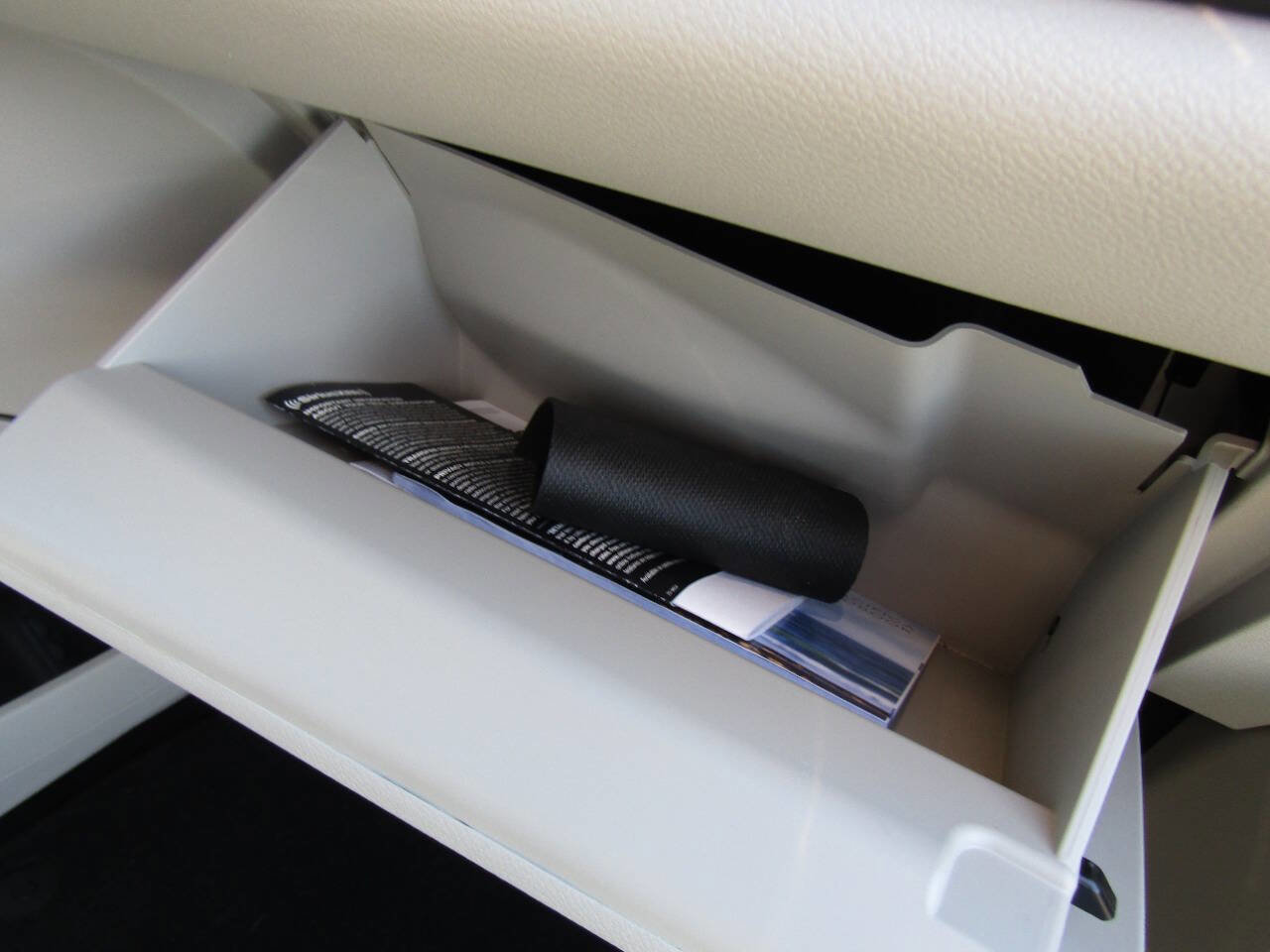 Used 2024 Chrysler Pacifica Touring-L image 29