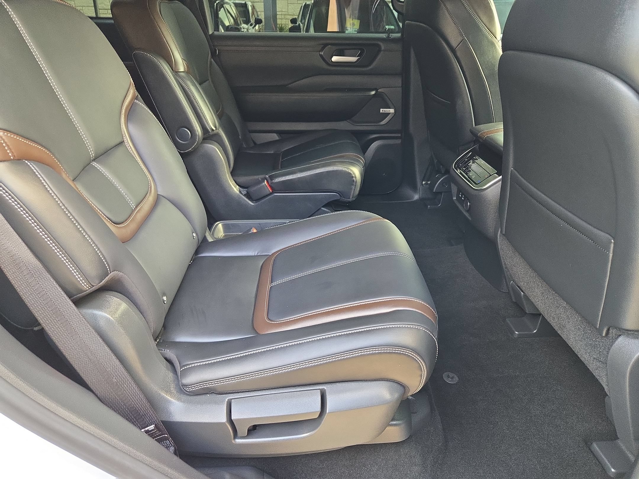 Used 2026 Nissan Armada SL w/ Captain's Chari Seat Package RWD image 28