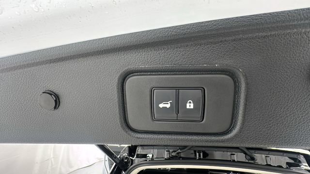 New 2026 Nissan Pathfinder Platinum image 17