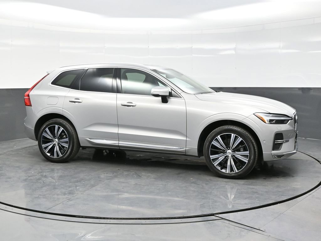 Used 2023 Volvo XC60 B5 Plus w/ Climate Package image 8