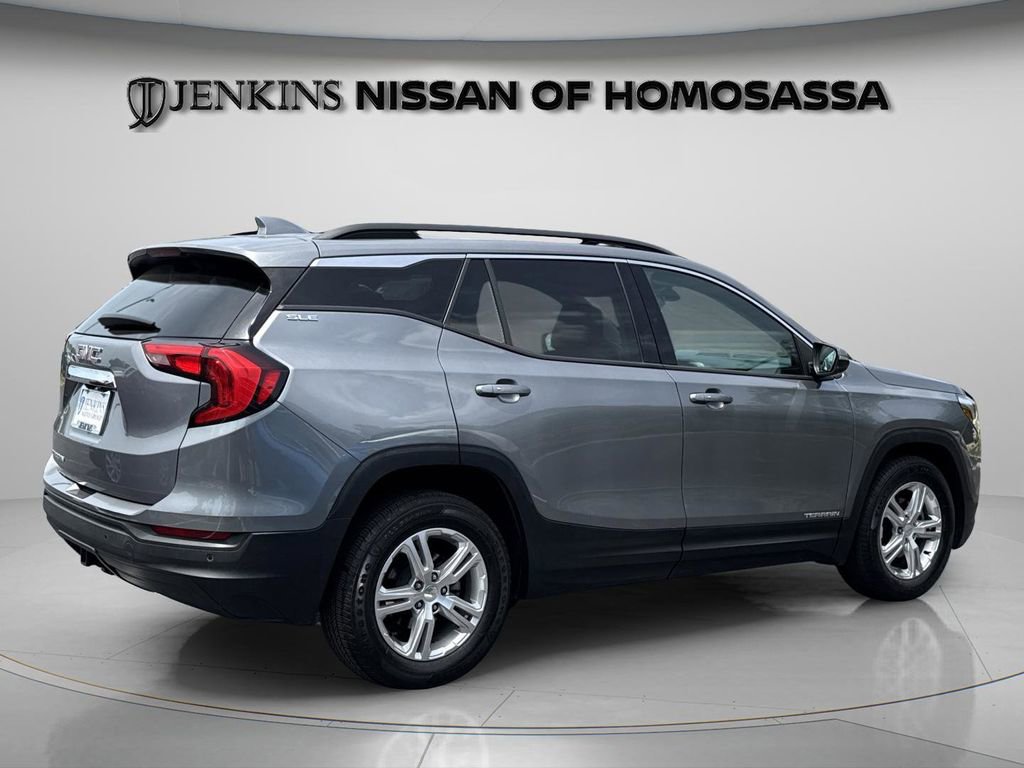 Used 2019 GMC Terrain SLE w/ Driver Convenience Package image 2