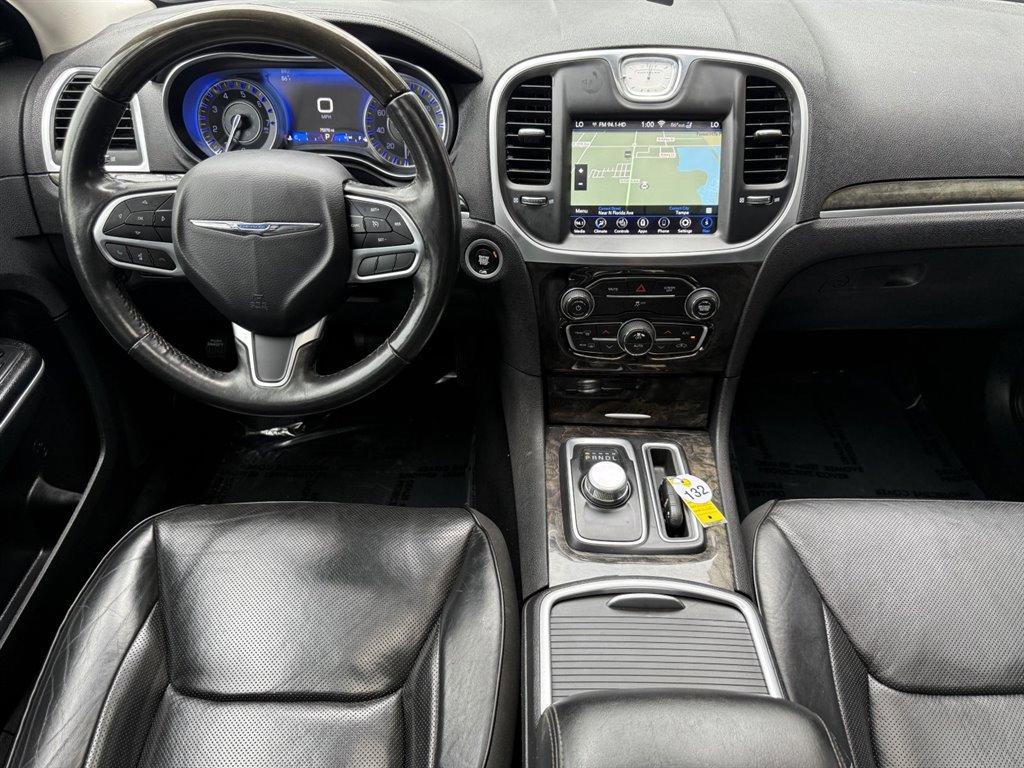 Used 2020 Chrysler 300 Limited image 22
