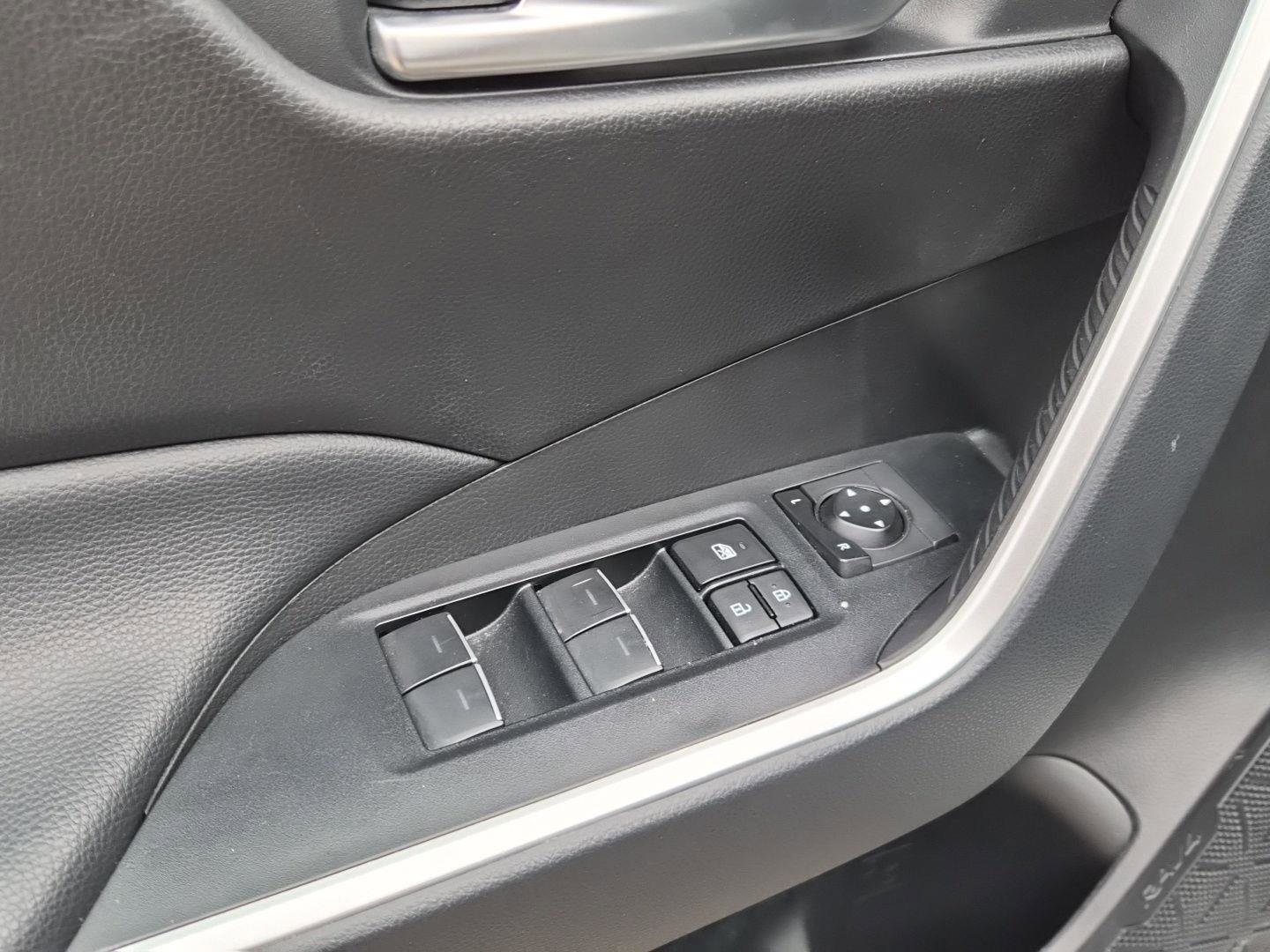 Used 2025 Toyota RAV4 XLE image 16