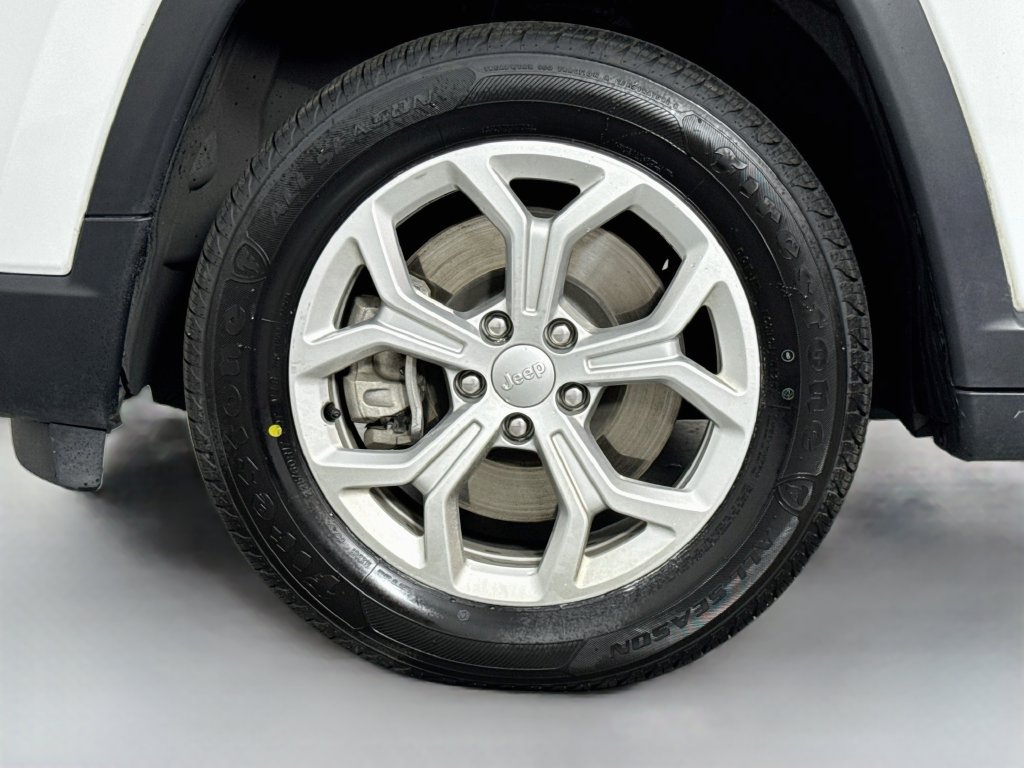 Used 2024 Jeep Compass Latitude AWD/4WD image 12