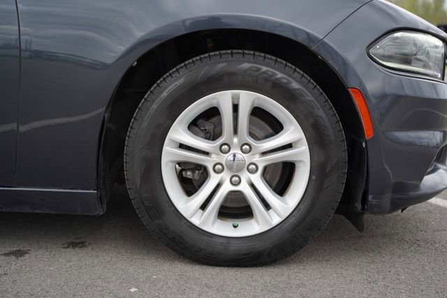 Used 2018 Dodge Charger SXT image 40