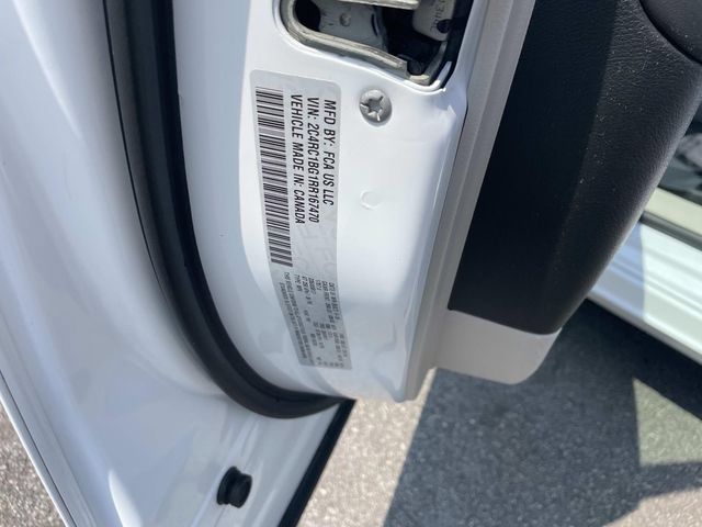Used 2024 Chrysler Pacifica Touring-L FWD image 21