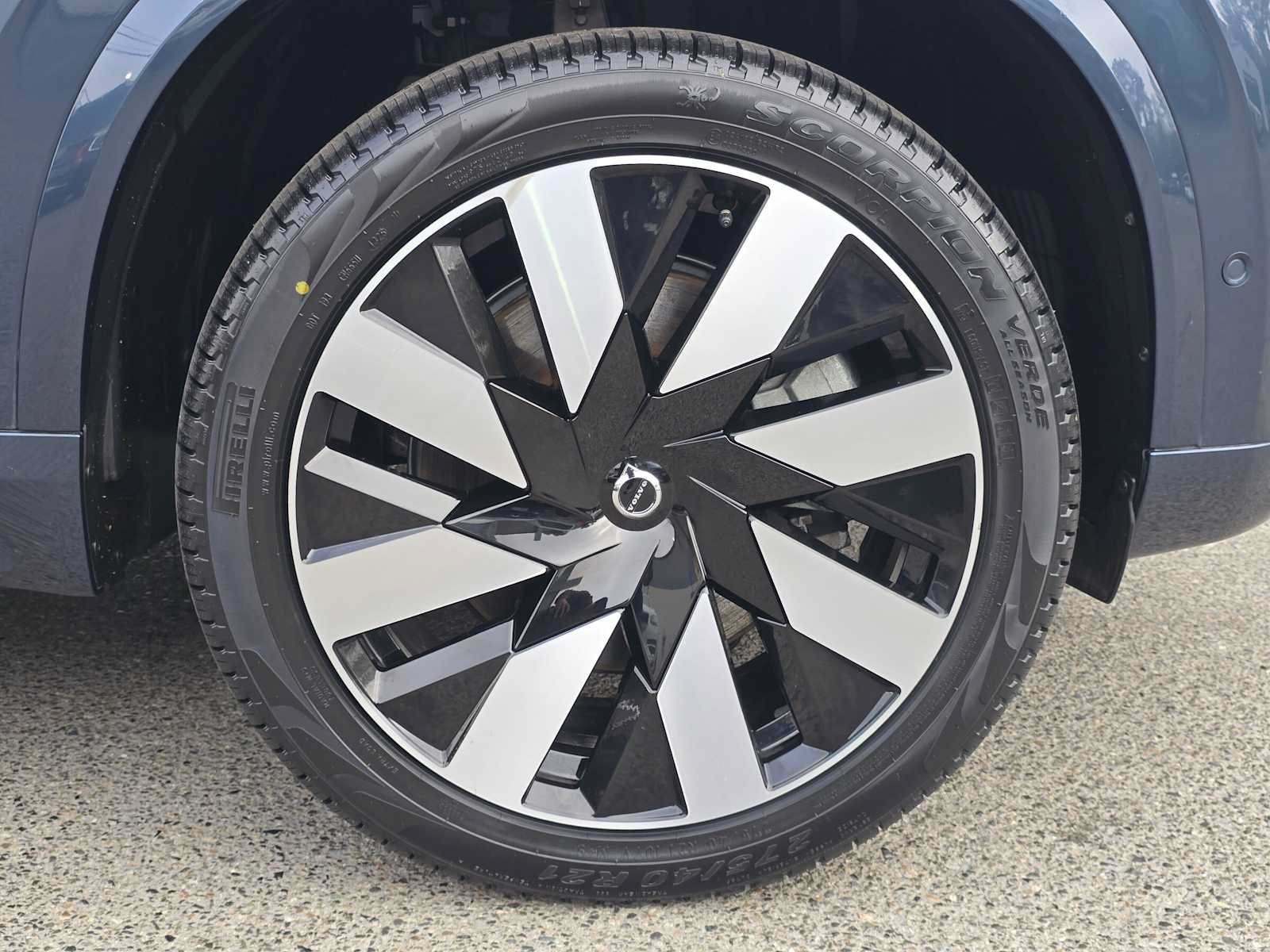 Certified 2023 Volvo XC90 T8 Ultimate w/ Protection Package Premier AWD/4WD image 10