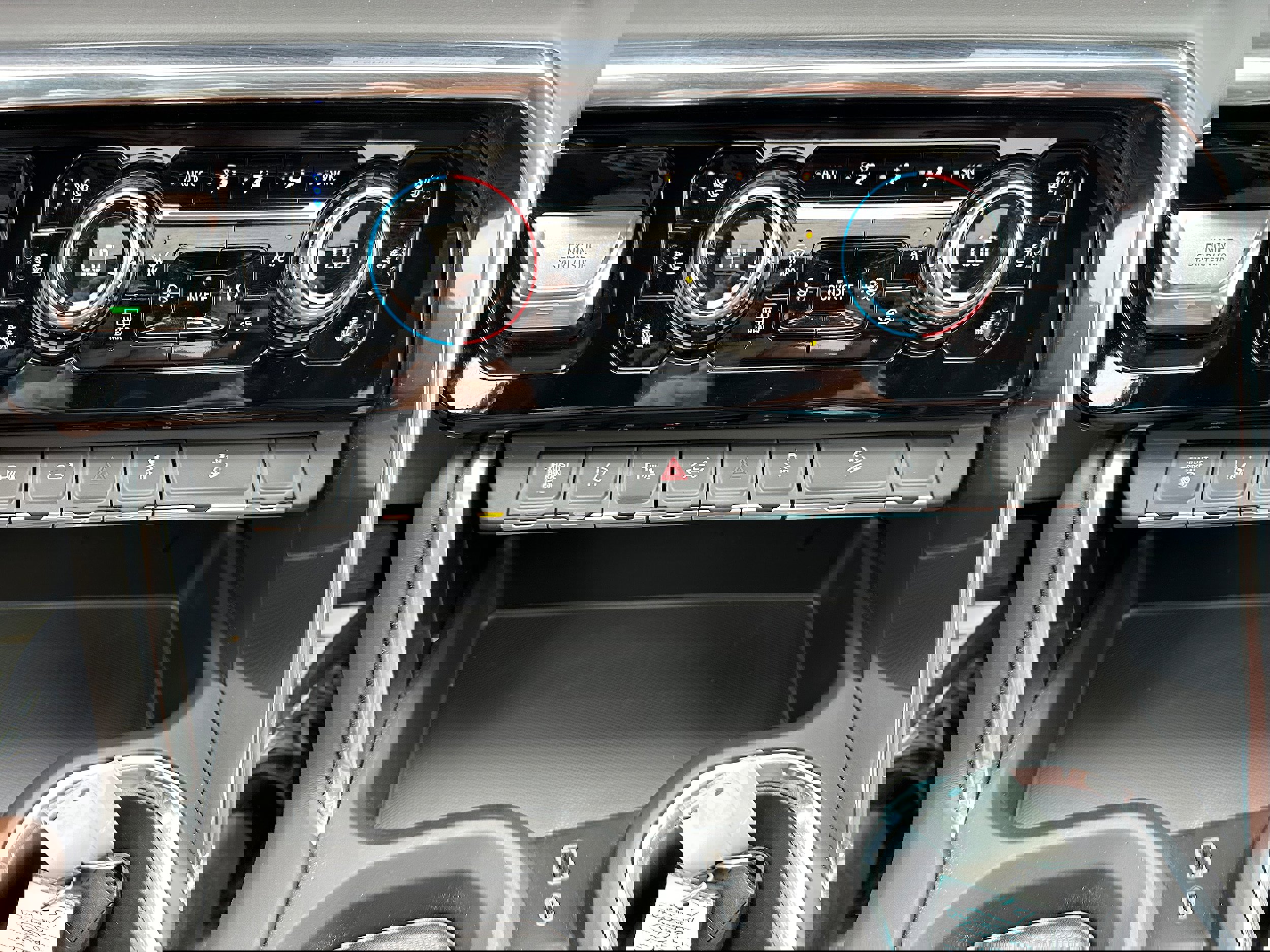 Used 2024 GMC Sierra 2500 Denali Ultimate image 5