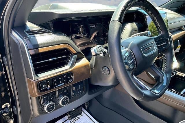 Used 2025 GMC Yukon Denali Ultimate w/ LPO, Floor Liner Package AWD/4WD image 17