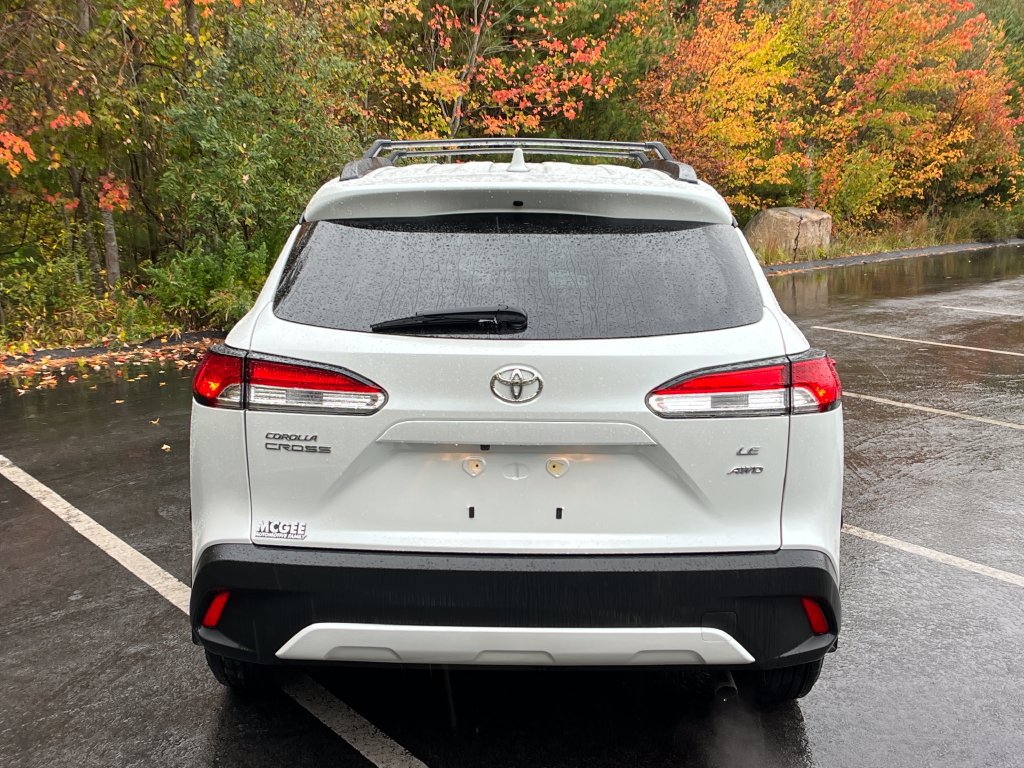 Used 2023 Toyota Corolla Cross LE AWD/4WD image 4