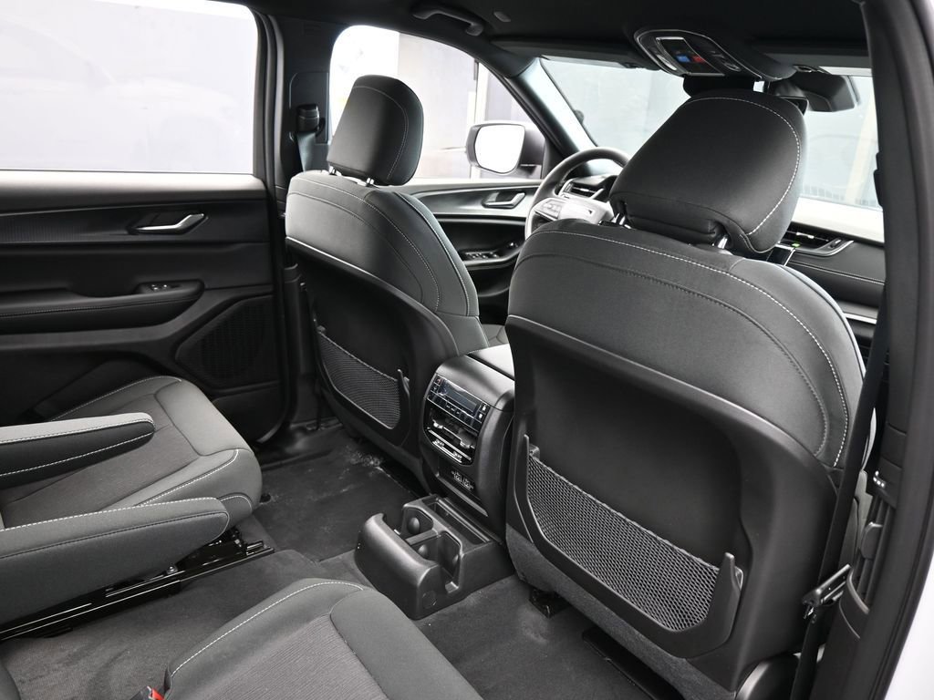 New 2026 Jeep Grand Cherokee L Laredo image 38