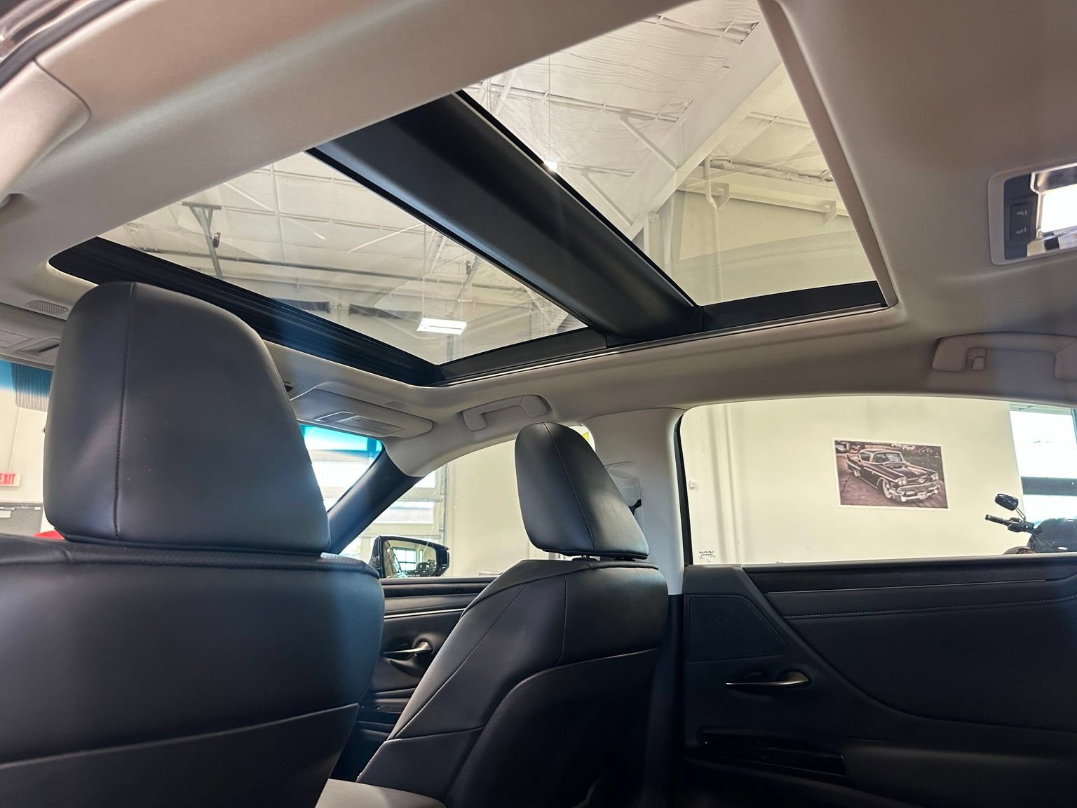 Used 2025 Lexus ES 350 w/ Premium Package FWD image 35