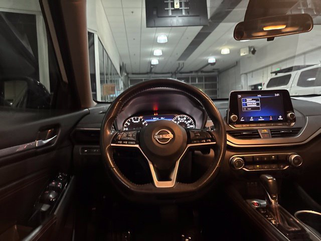 Used 2023 Nissan Altima 2.5 SR FWD image 31