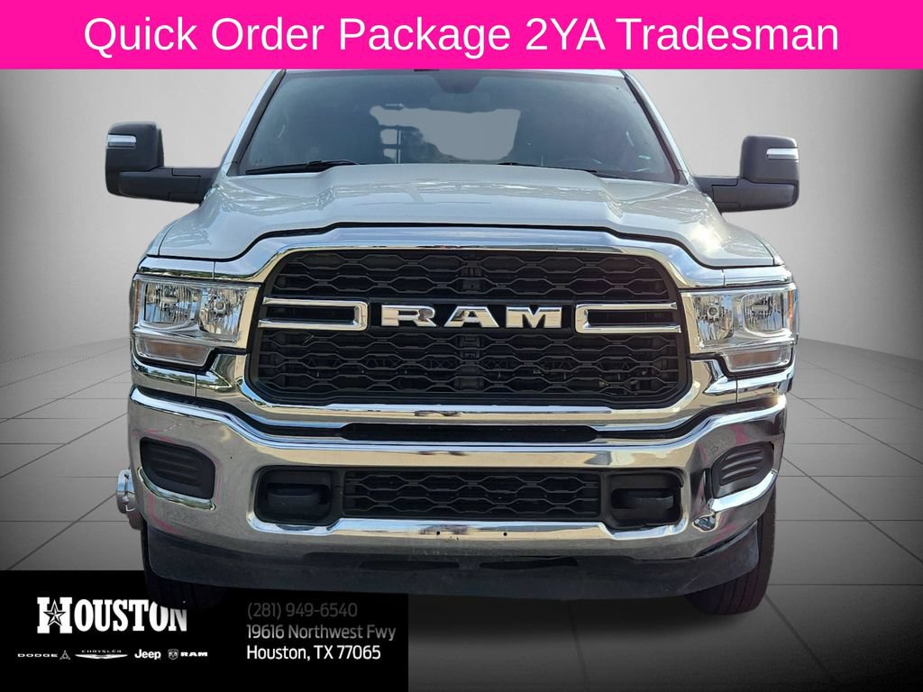 Used 2024 RAM 3500 Tradesman w/ Chrome Appearance Group AWD/4WD image 8