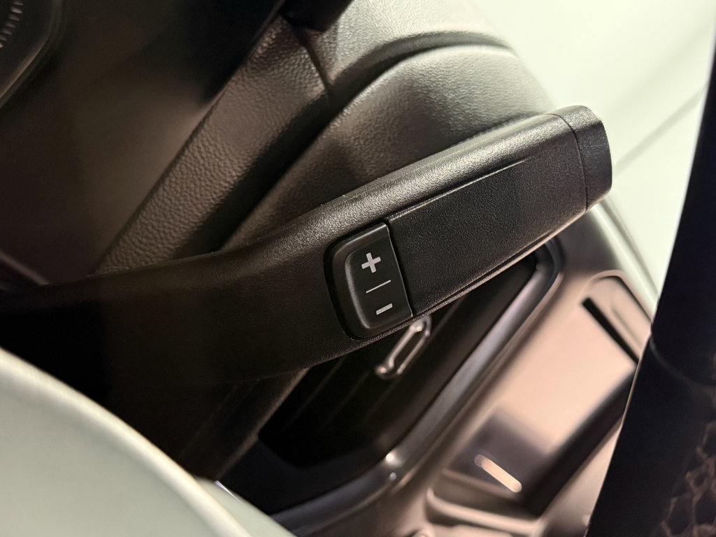 Used 2020 GMC Sierra 2500 Denali w/ Denali Ultimate Package image 16